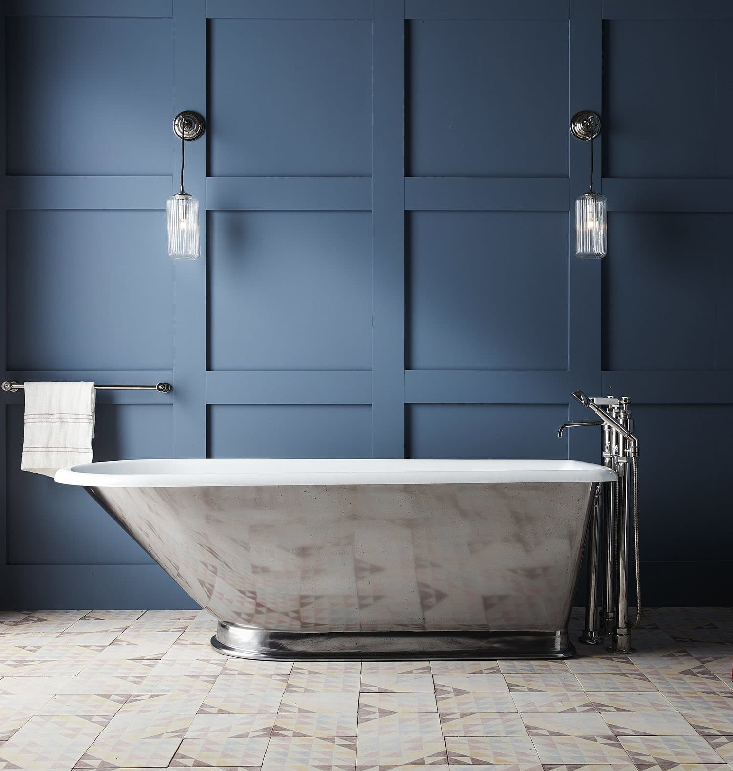 The Wandle Skirted Bath Tub