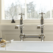 The Mull Classic Bath Taps & H Stand
