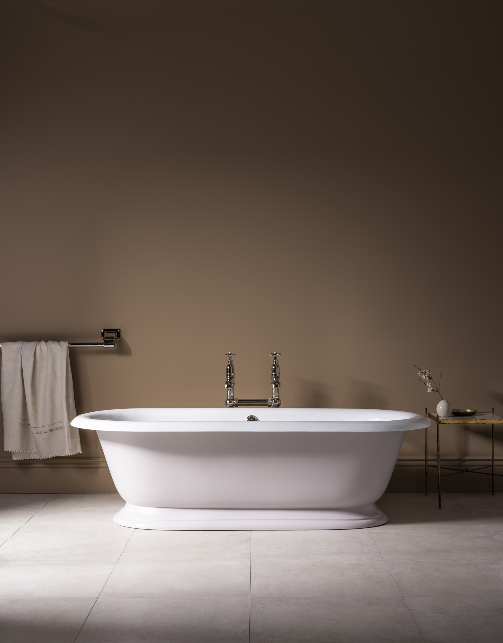 The Tay Cast Iron Skirted Bath Tub