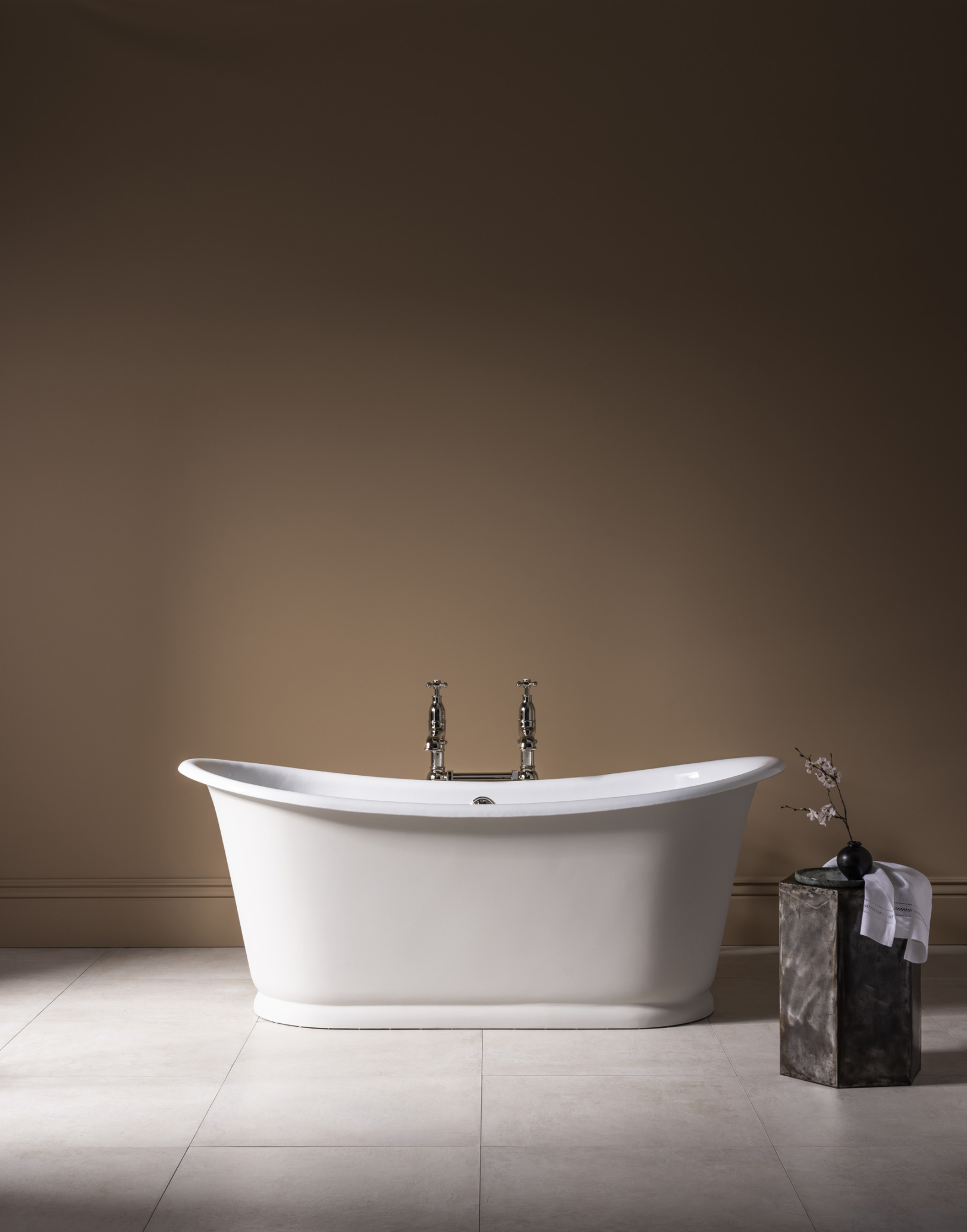 The Usk Bateau Cast Iron Bath Tub