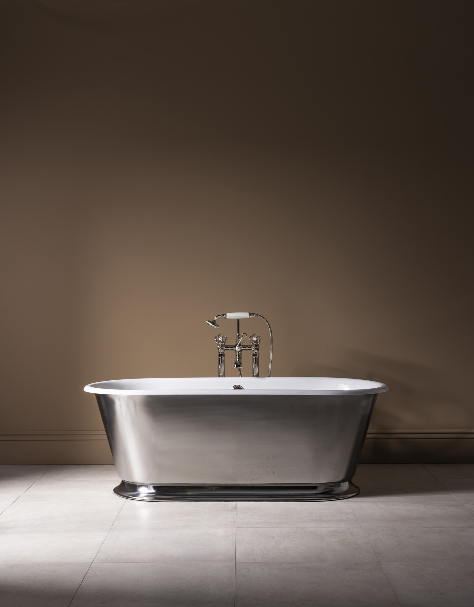 The Humber Cast Iron Skirted Bath Tub