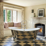 The Wye Large Bateau Cast Iron Bath Tub