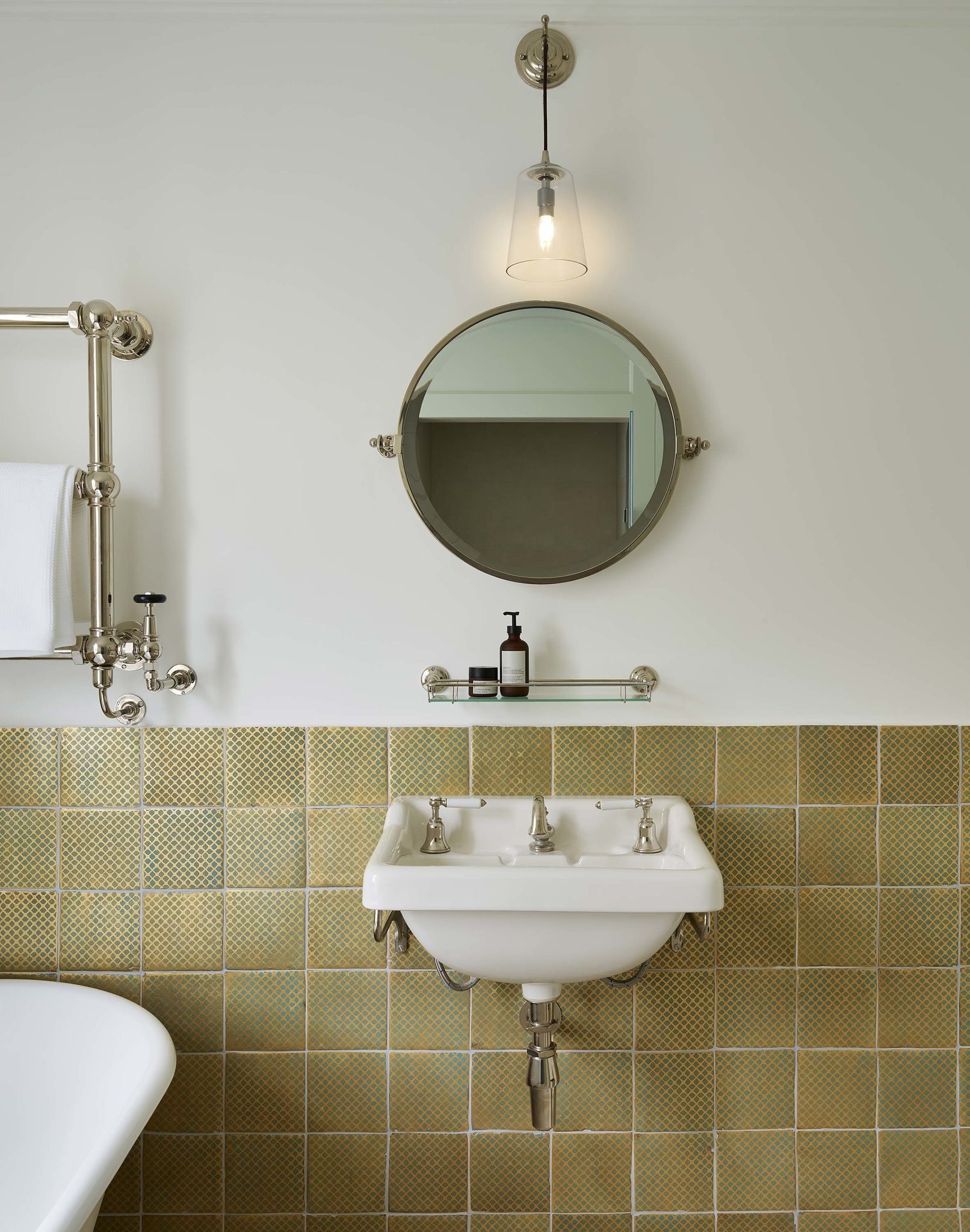 The Syre vanity basin