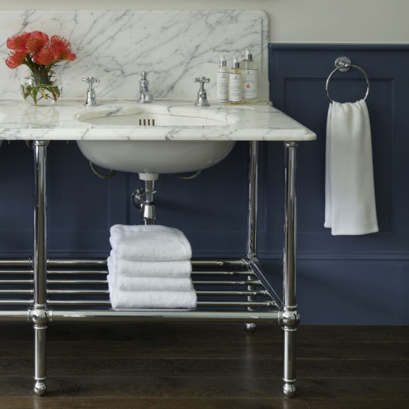 Bathroom towel ring
