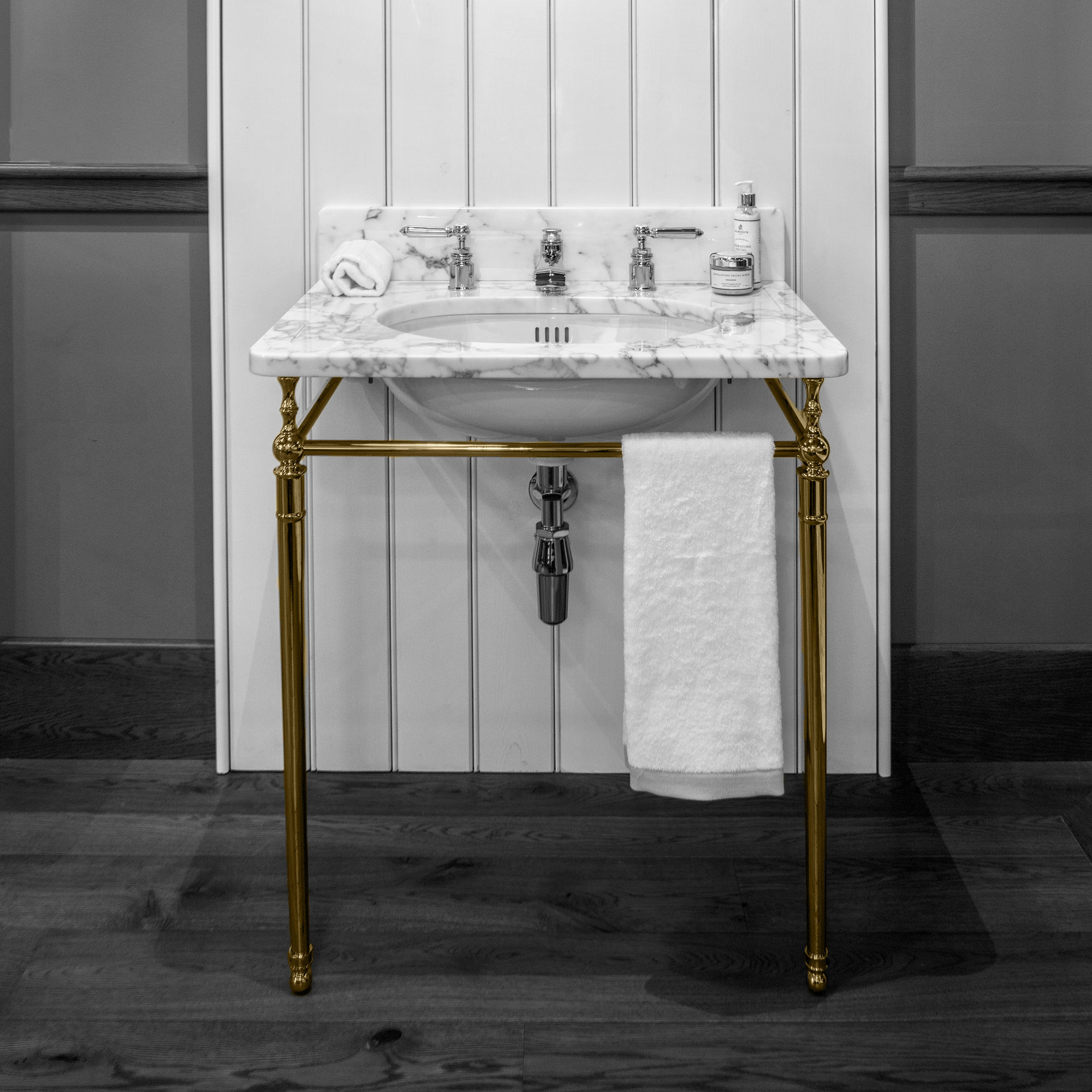 Single Locky Basin Stand in brass finish