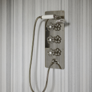 The Bibury Shower Set