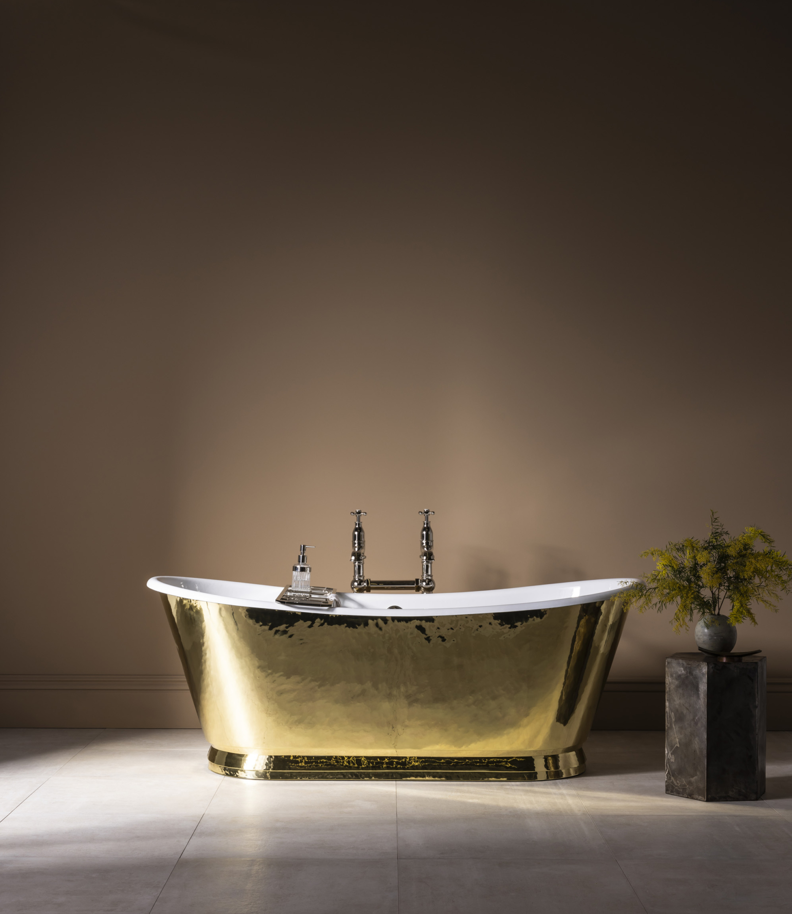 The Hammered Brass Wye Bateau Cast Iron Bath Tub