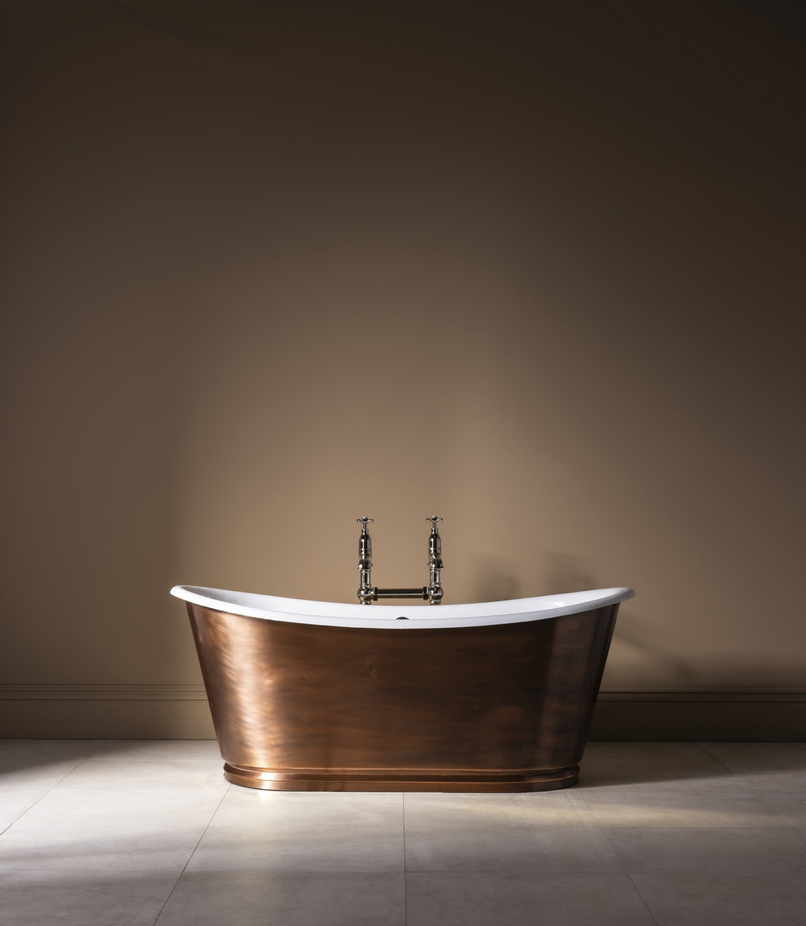 The Burnished Copper Usk Bateau Cast Iron Bath Tub