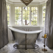 The Morar Small Slipper Cast Iron Bath Tub